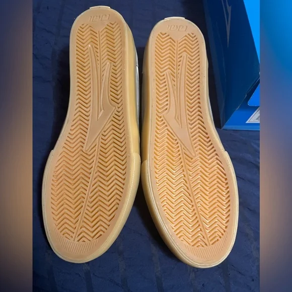 Lakai Griffin *Glow in the dark* skate shoes. Never been  display picture 3